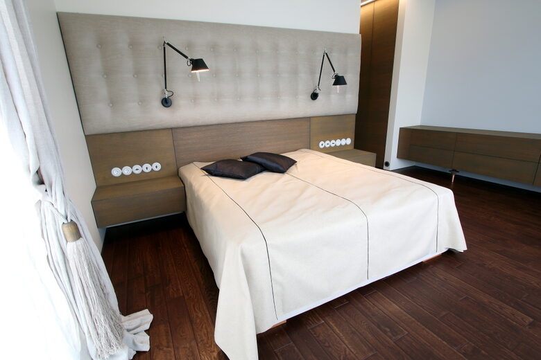 ELK gultas sienas polsterējums