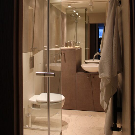 HUMID vannasistabas izlietnes mēbele